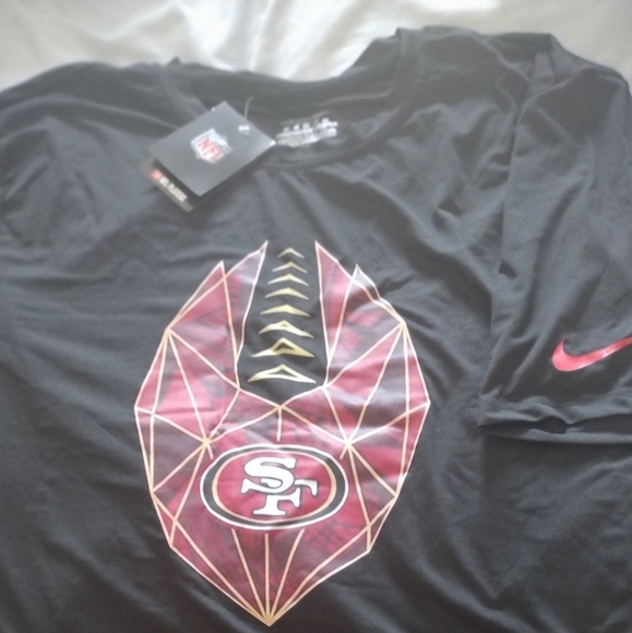 Nike 49ers Tshirt new with tags says 4xl but fits like a 2xl - Picture 2 of 2
